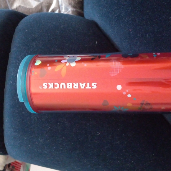 Starbucks Valentines cup - Picture 2 of 4